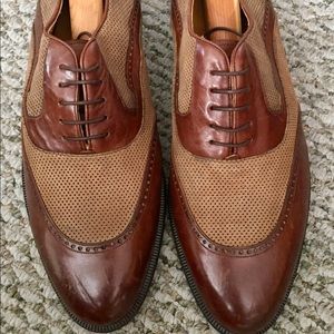 Two-tone spectator oxfords